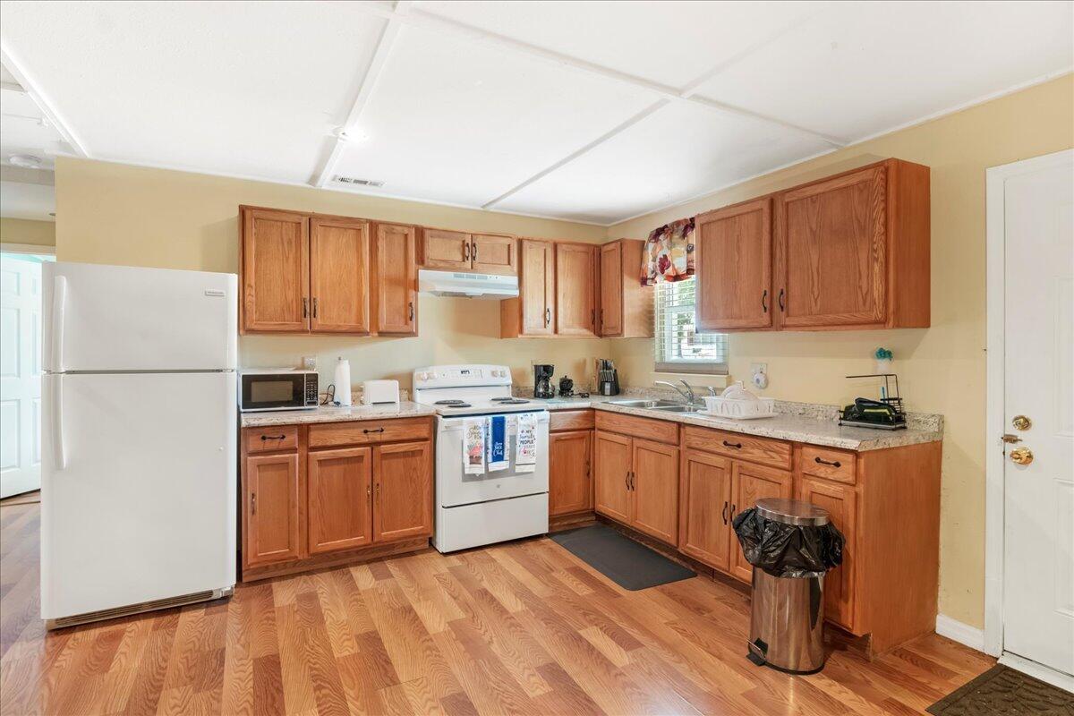 LAKEVIEW PLACE - Residential