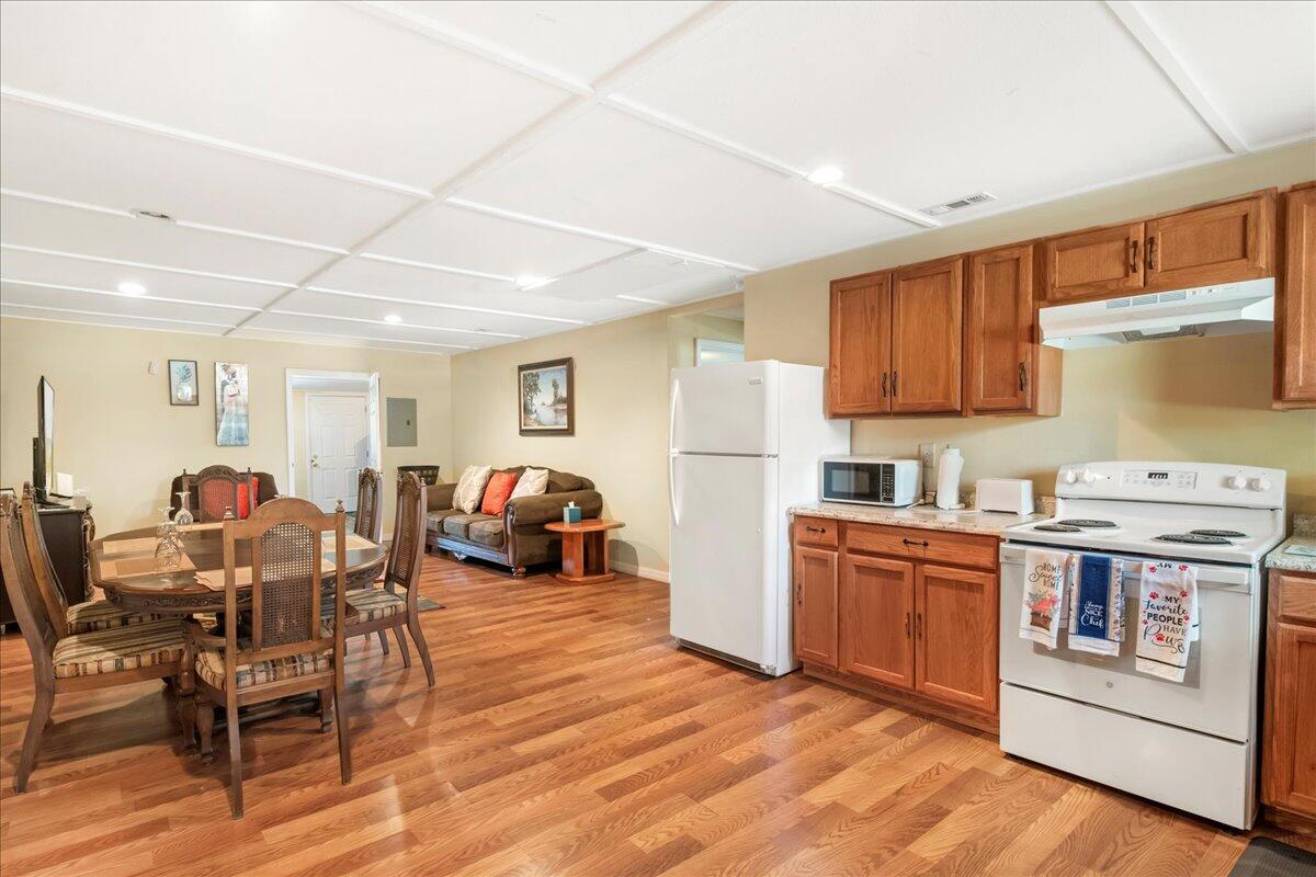 LAKEVIEW PLACE - Residential