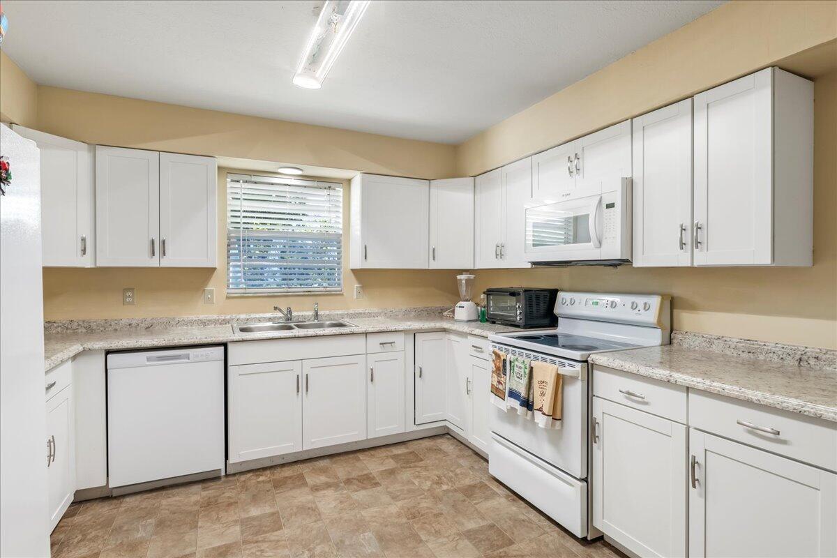 LAKEVIEW PLACE - Residential