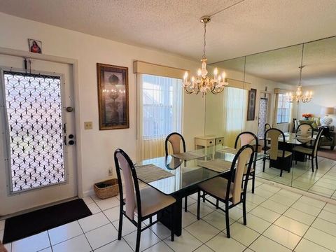 Condominium in Boca Raton FL 3056 Guildford D 4.jpg