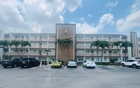 Condominium in Boca Raton FL 3056 Guildford D 1.jpg