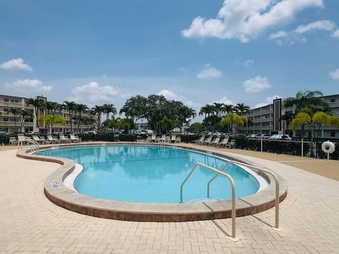 Condominium in Boca Raton FL 3056 Guildford D 12.jpg