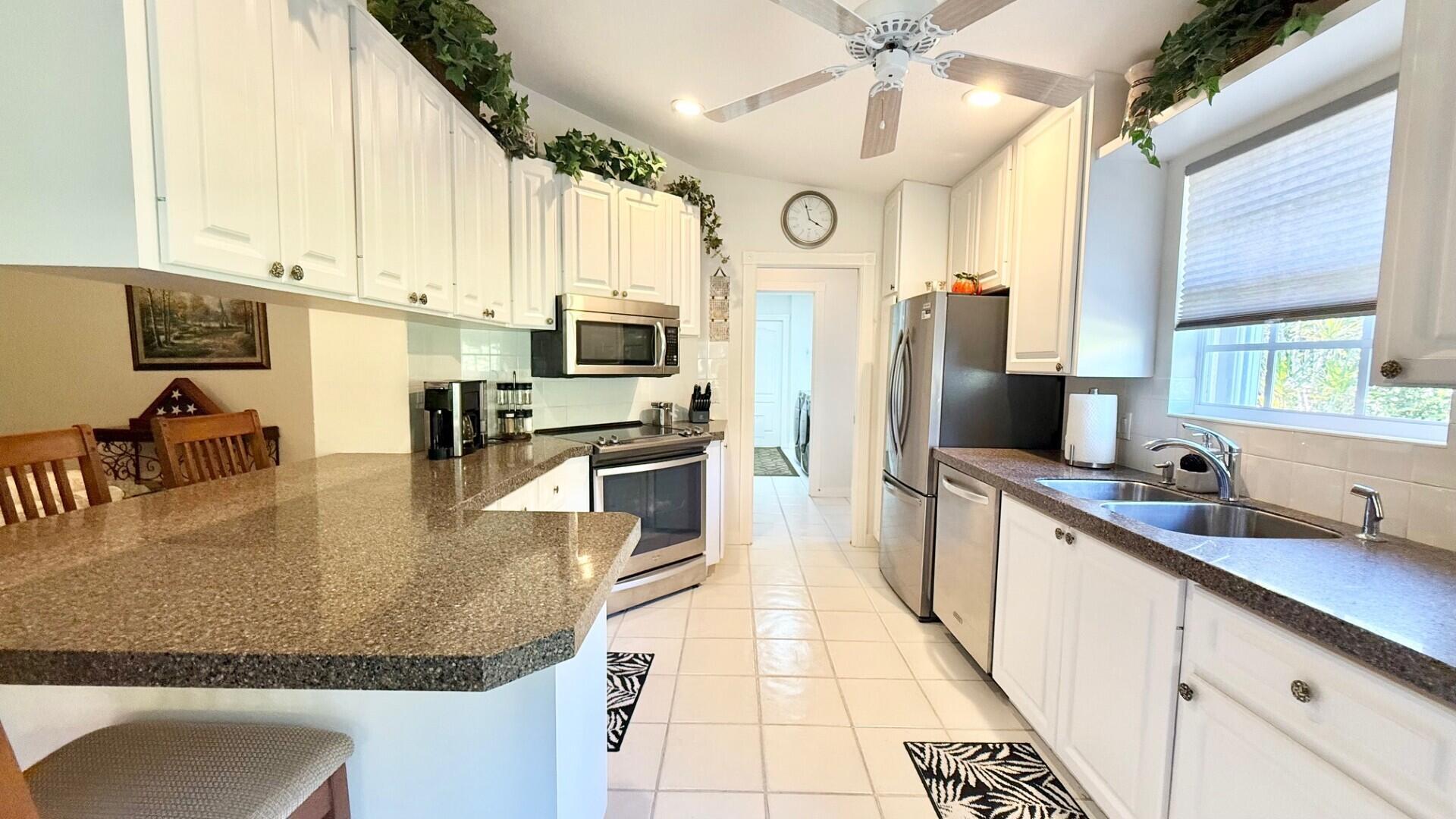 7163 Grassy Bay Drive, West Palm Beach, FL, 33411/$394,900 2 7163 Grassy Bay Drive