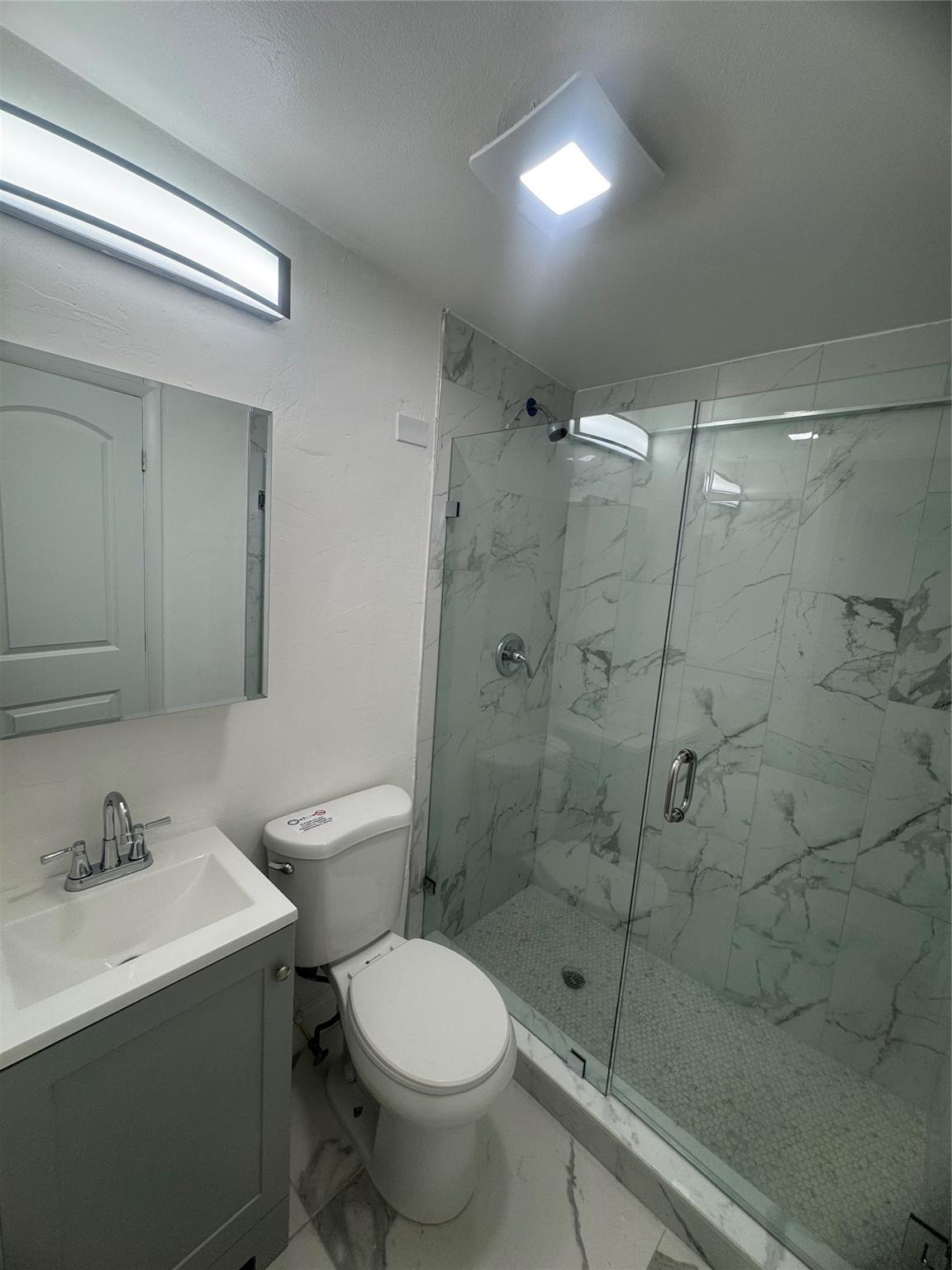 33 E 27th St 1