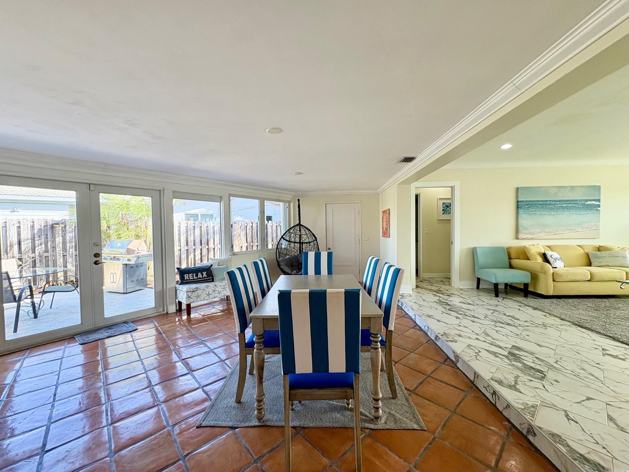 KINGS CROWN - Residential Lease