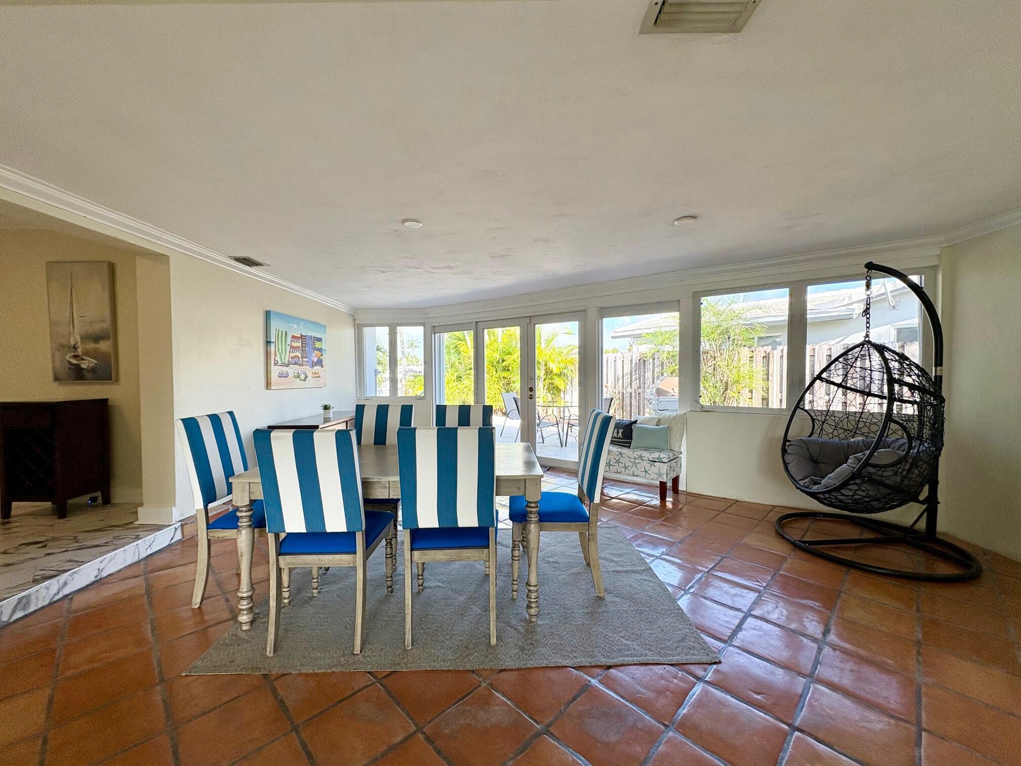 KINGS CROWN - Residential Lease