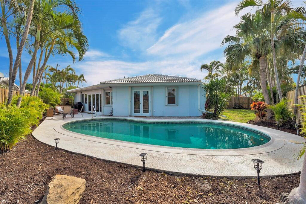 KINGS CROWN - Residential Lease