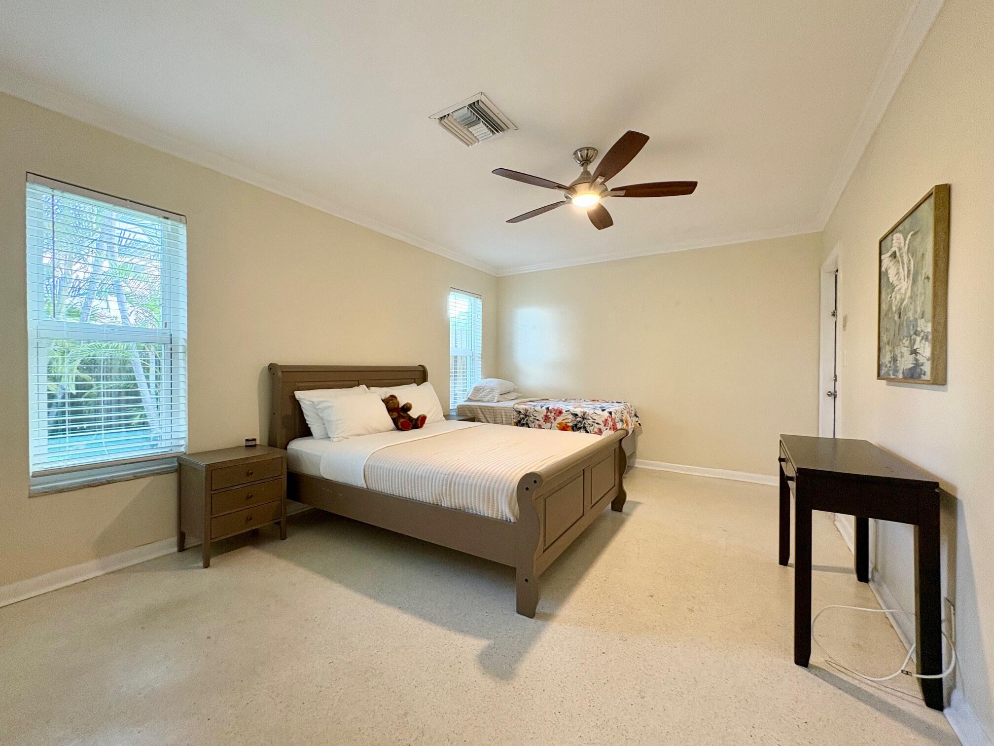 KINGS CROWN - Residential Lease