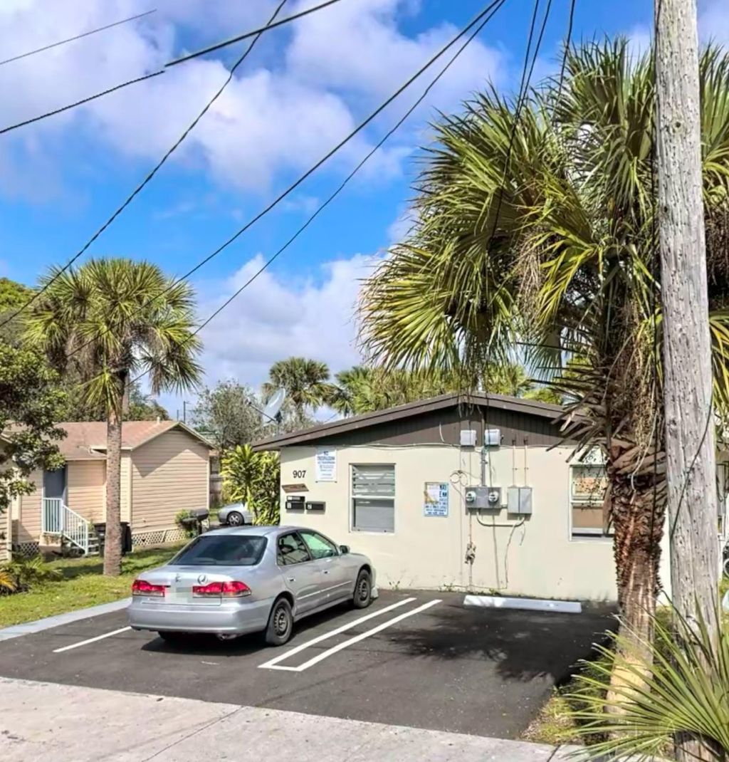 Photo of 907 5th Street #1, West Palm Beach, FL 33401 (MLS # B26035473)