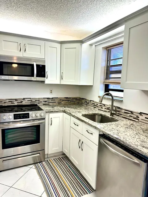 9370 SW 8th Street Unit 209, Boca Raton, FL MLS: R10968598