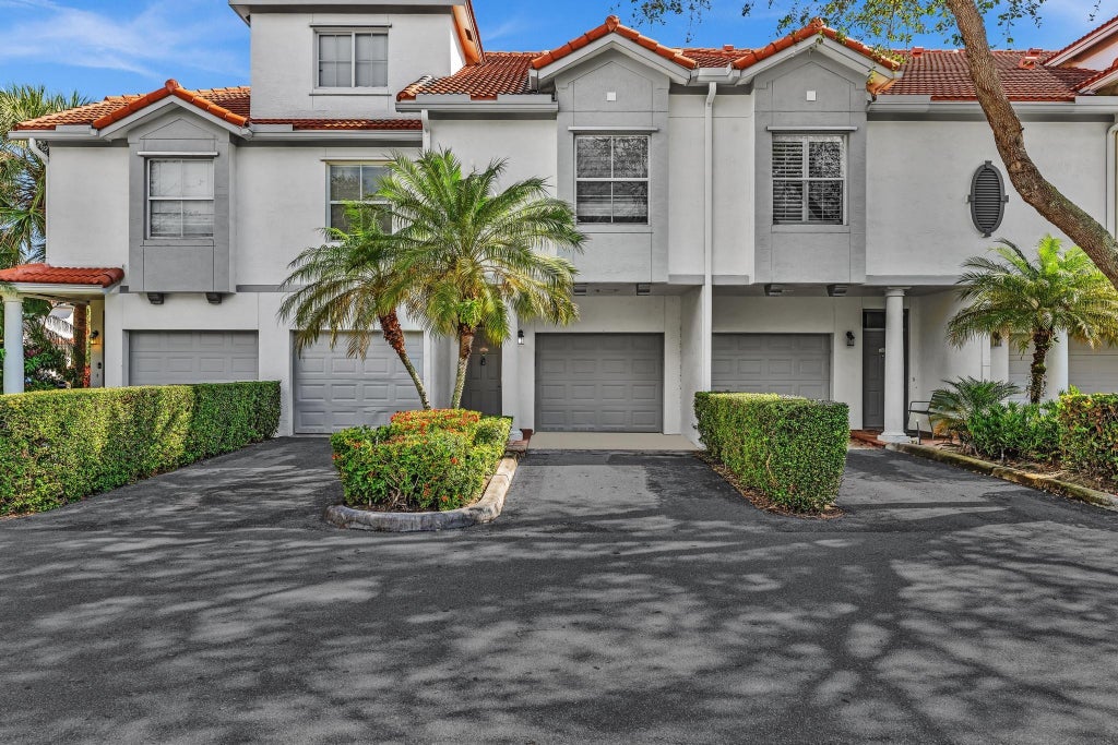 Photo of 2022 Alta Meadows Lane #602, Delray Beach, FL 33444 (MLS # F10545575)