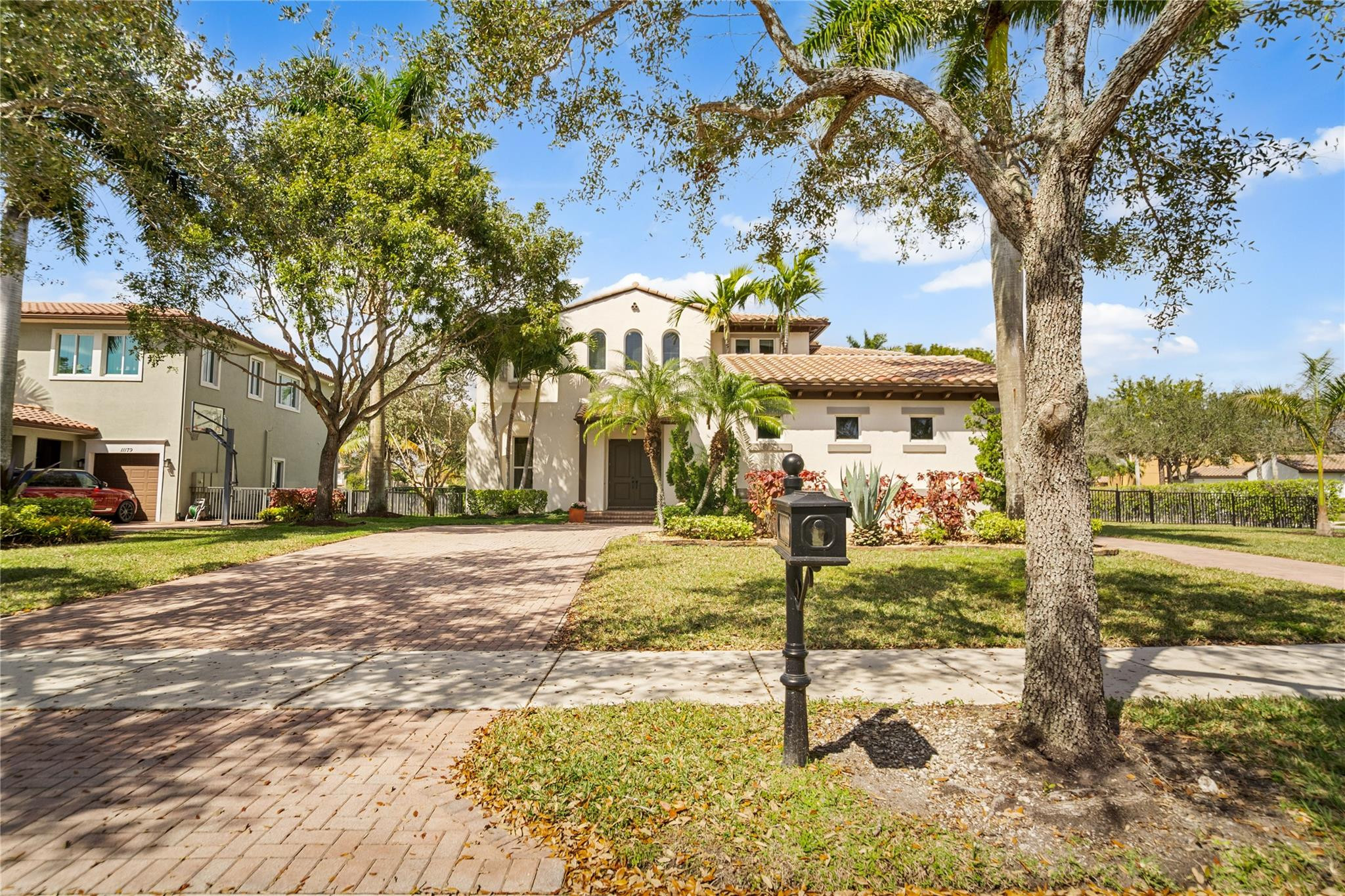 HERON BAY - Residential