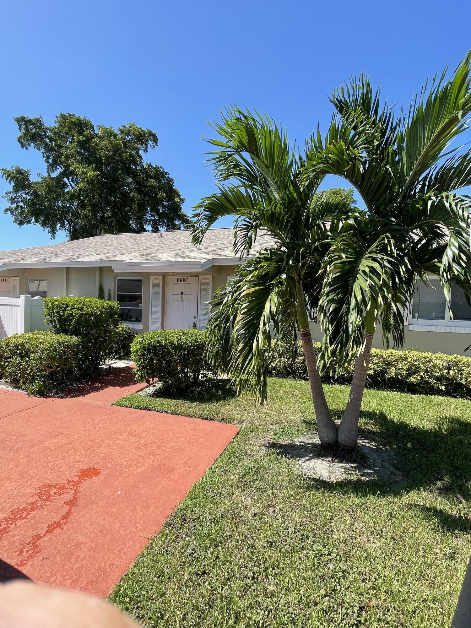 8607 Overset Lane