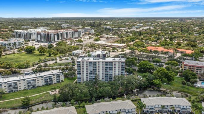 Briarwood Club 3 Condo - Residential