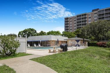 Briarwood Club 3 Condo - Residential