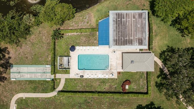 Briarwood Club 3 Condo - Residential