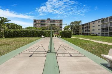 Briarwood Club 3 Condo - Residential