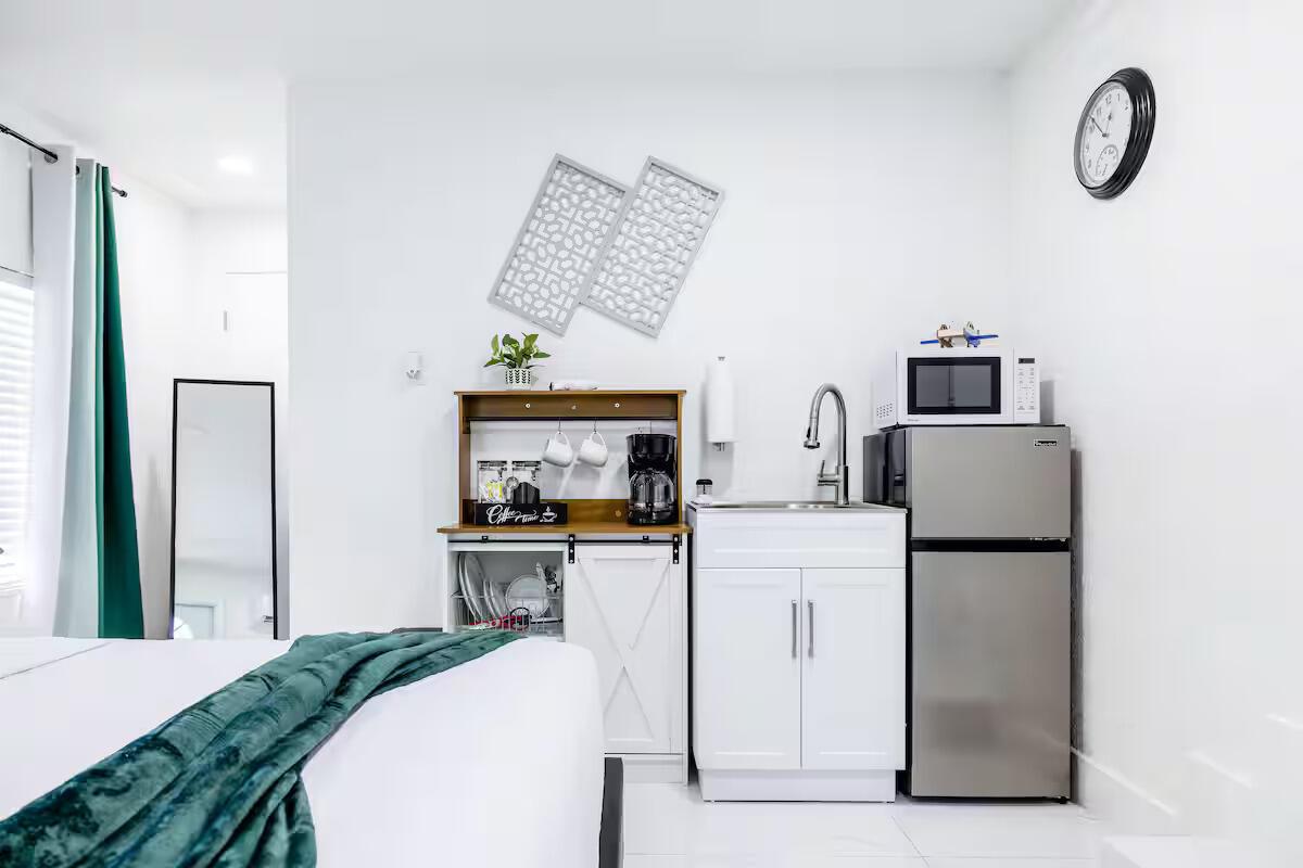 FLAGLER GROVE MANOR - Residential Lease