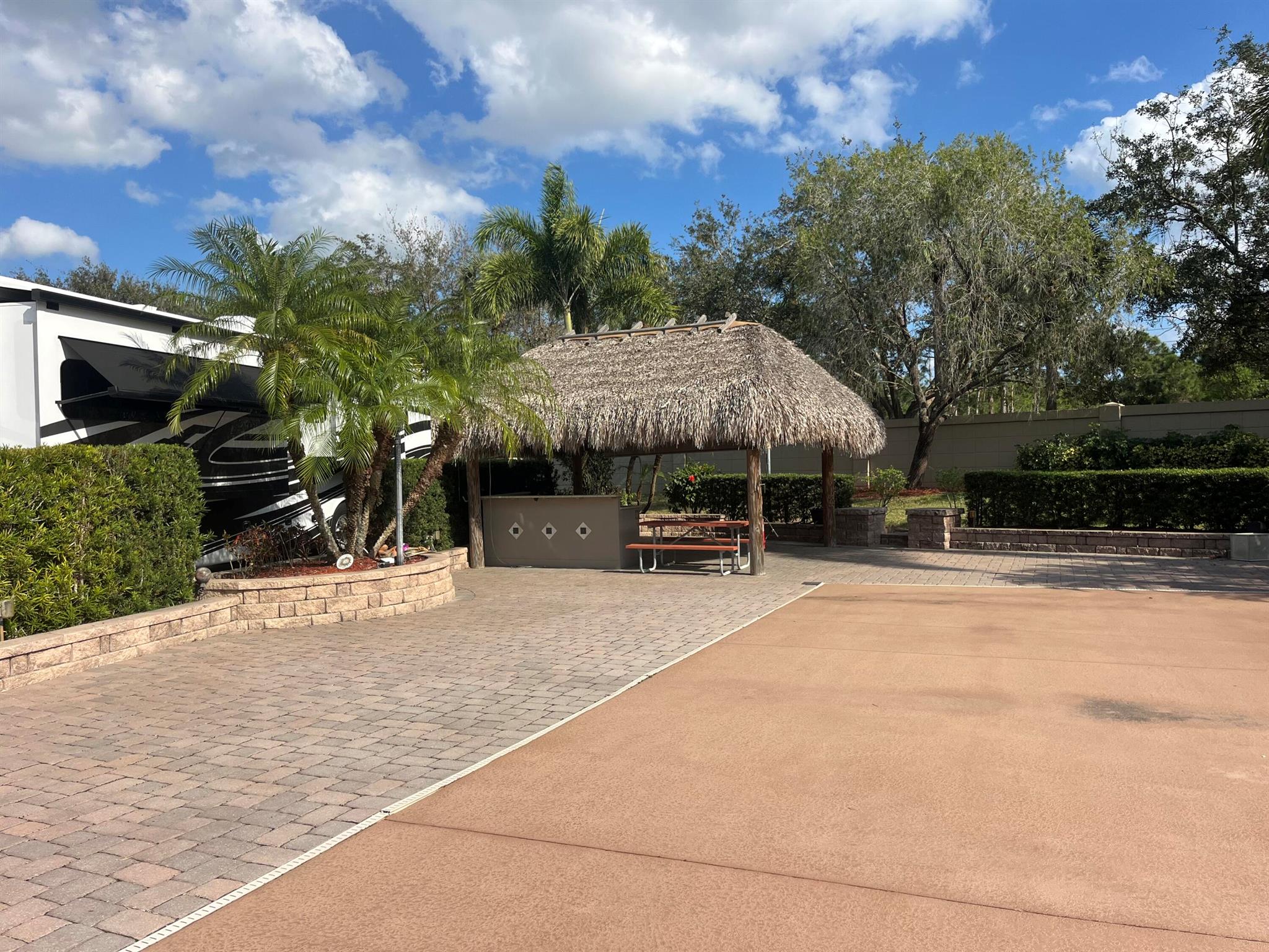 OUTDOOR RESORTS AT ST LUC - Land