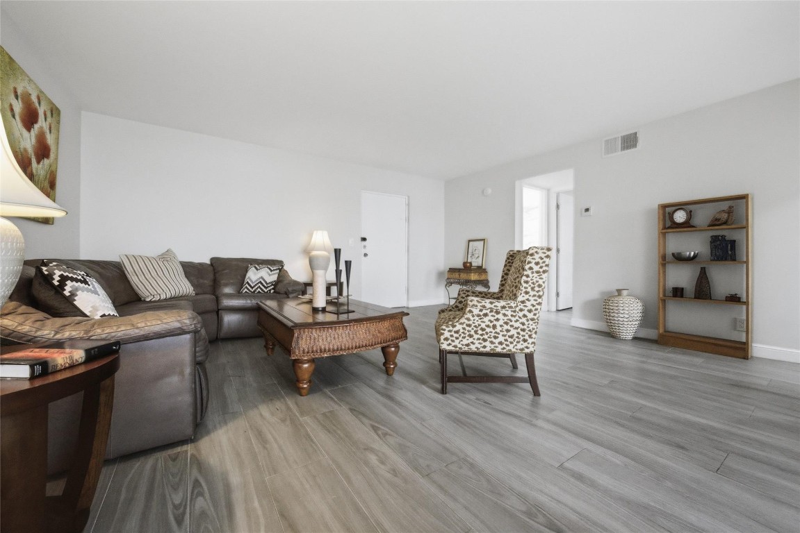 CYPRESS TREE CONDO BLDG 1 - Residential