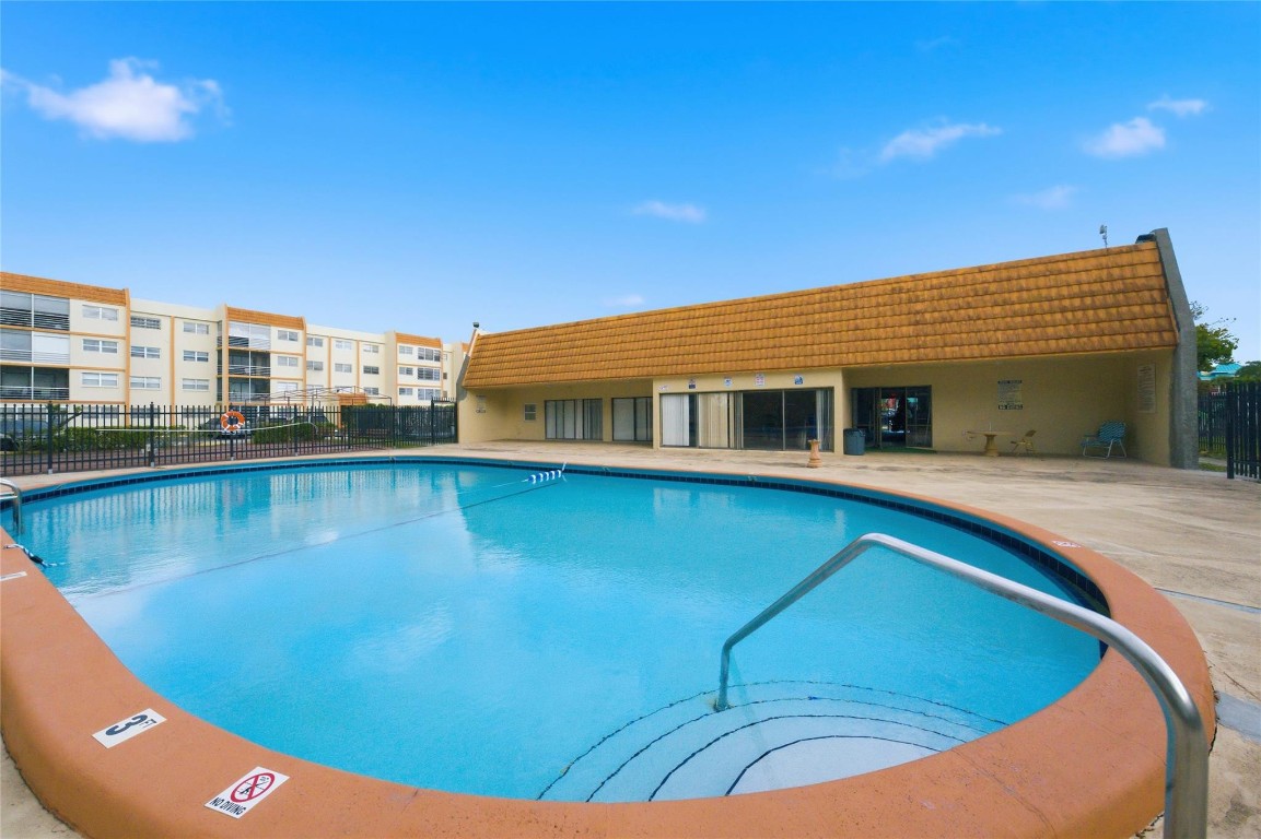 CYPRESS TREE CONDO BLDG 1 - Residential