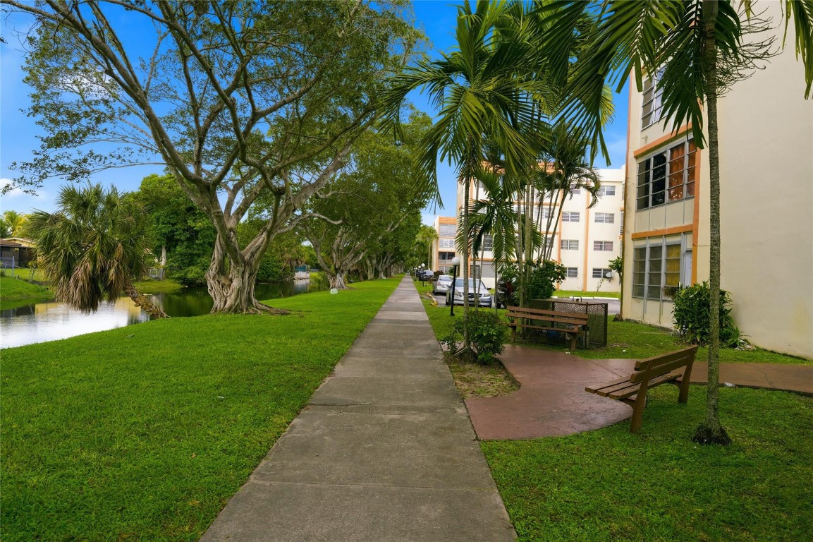 CYPRESS TREE CONDO BLDG 1 - Residential