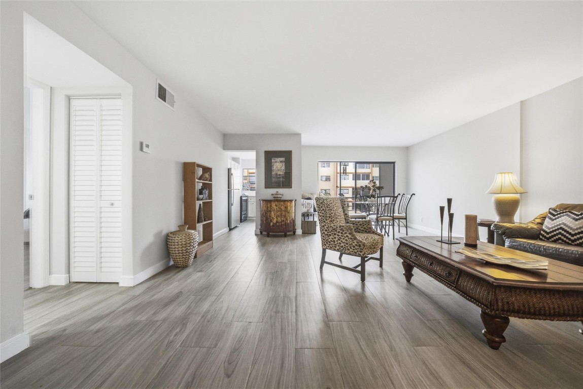 CYPRESS TREE CONDO BLDG 1 - Residential