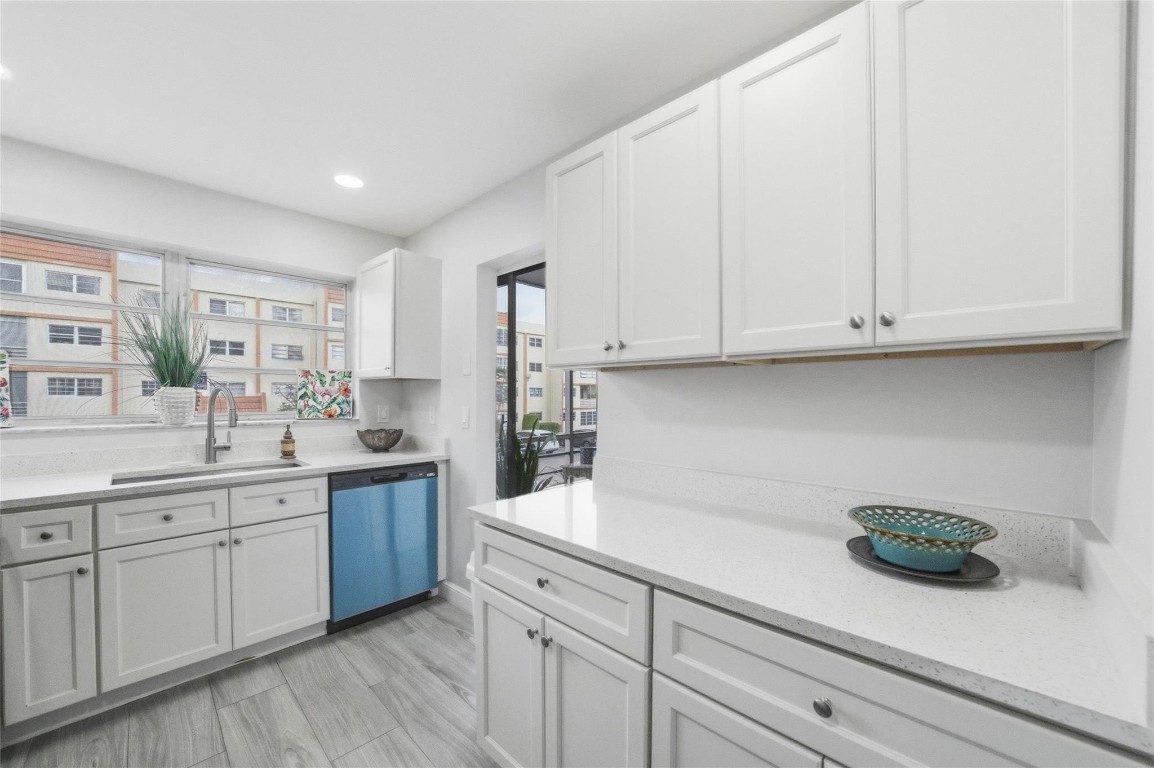 CYPRESS TREE CONDO BLDG 1 - Residential