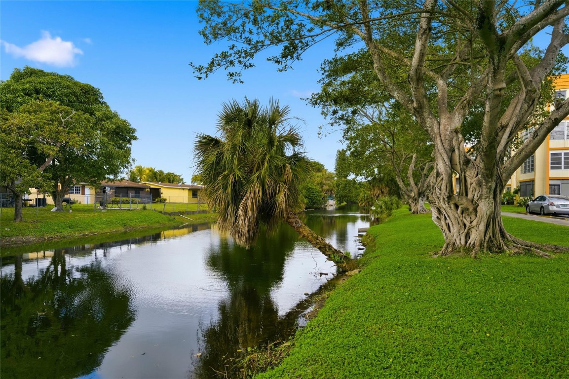 CYPRESS TREE CONDO BLDG 1 - Residential
