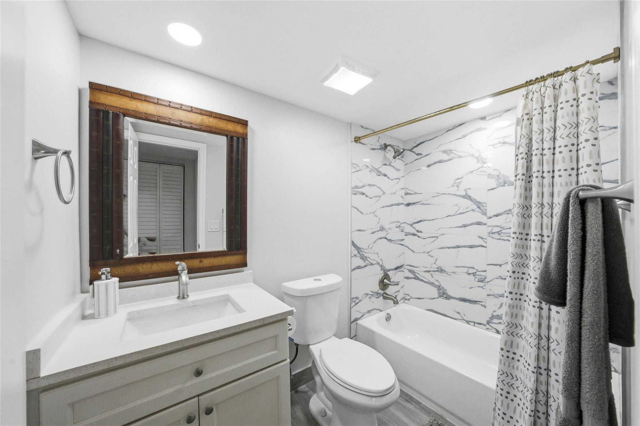 2201 NW 41st Avenue 209