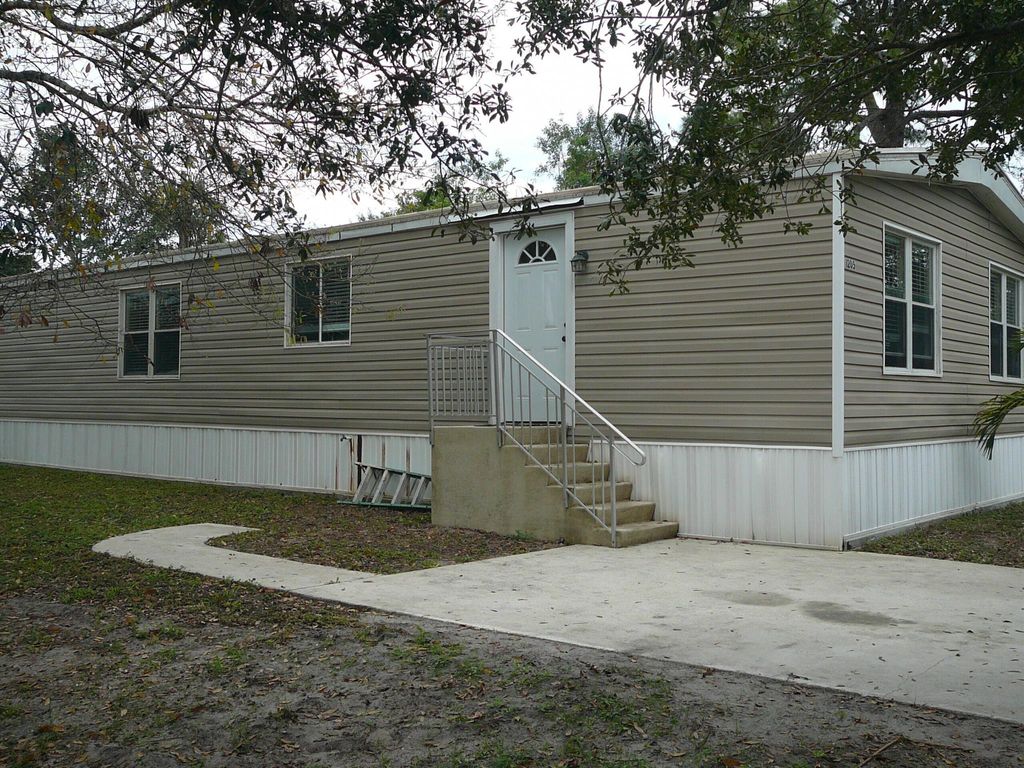 Photo of 1205 W Joy Lane, Fort Pierce, FL 34945 (MLS # R11058383)