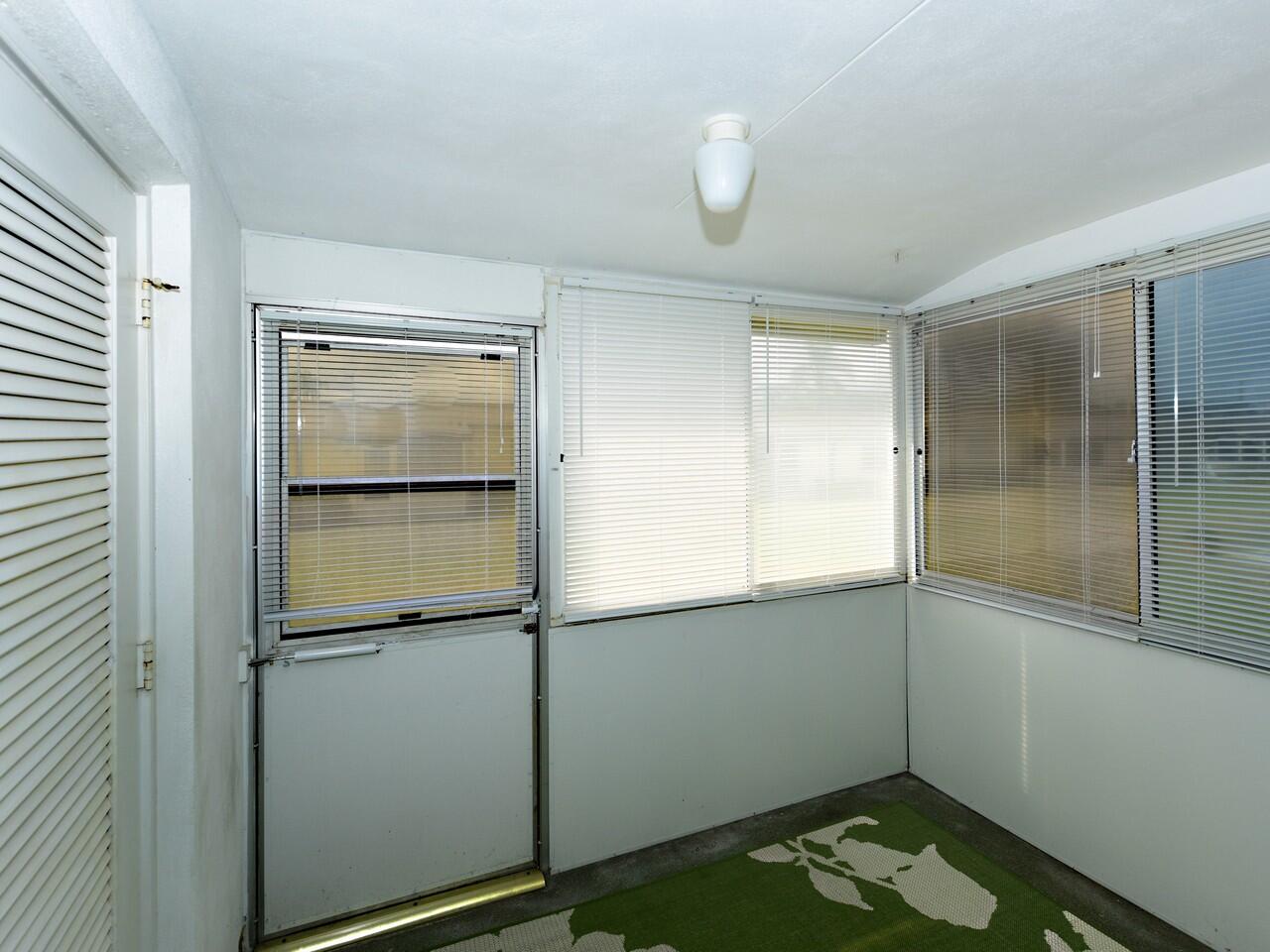 CRESTHAVEN VILLAS 3 CONDO - Residential