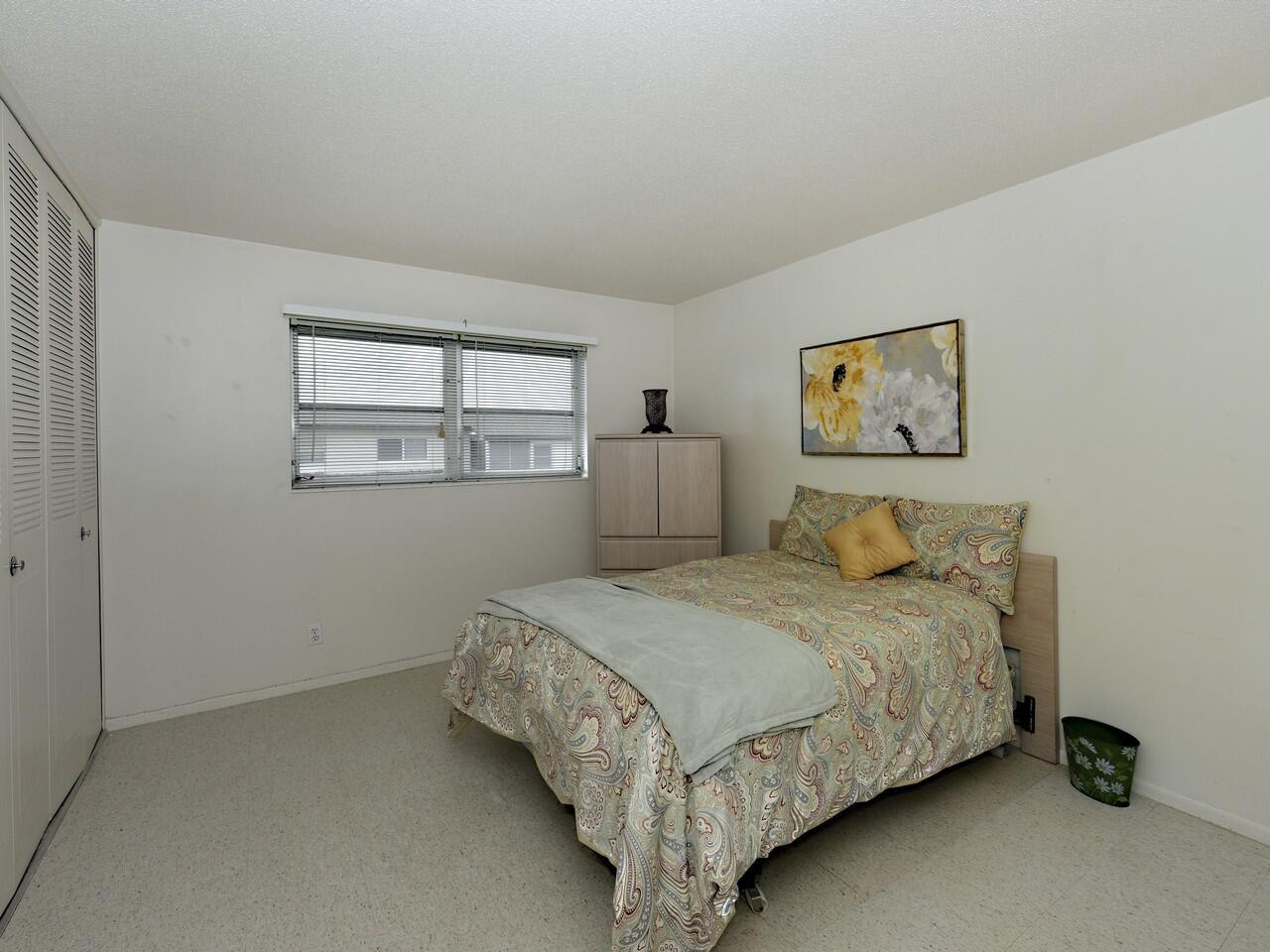 CRESTHAVEN VILLAS 3 CONDO - Residential