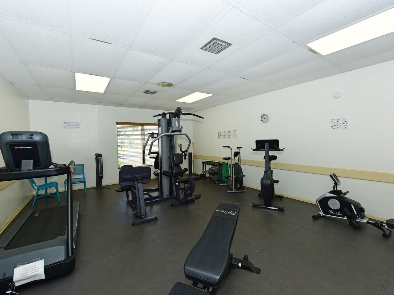 CRESTHAVEN VILLAS 3 CONDO - Residential