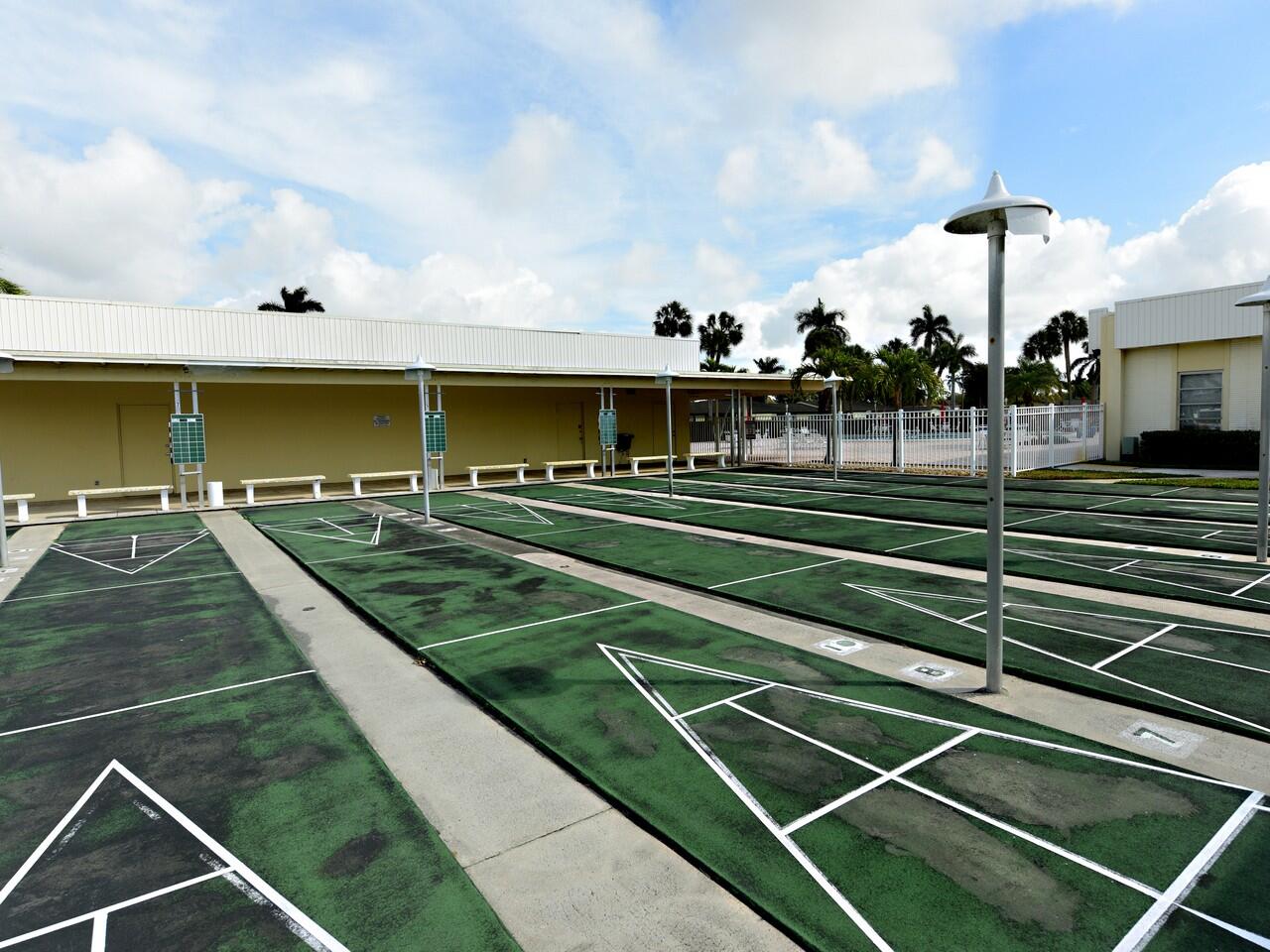 CRESTHAVEN VILLAS 3 CONDO - Residential