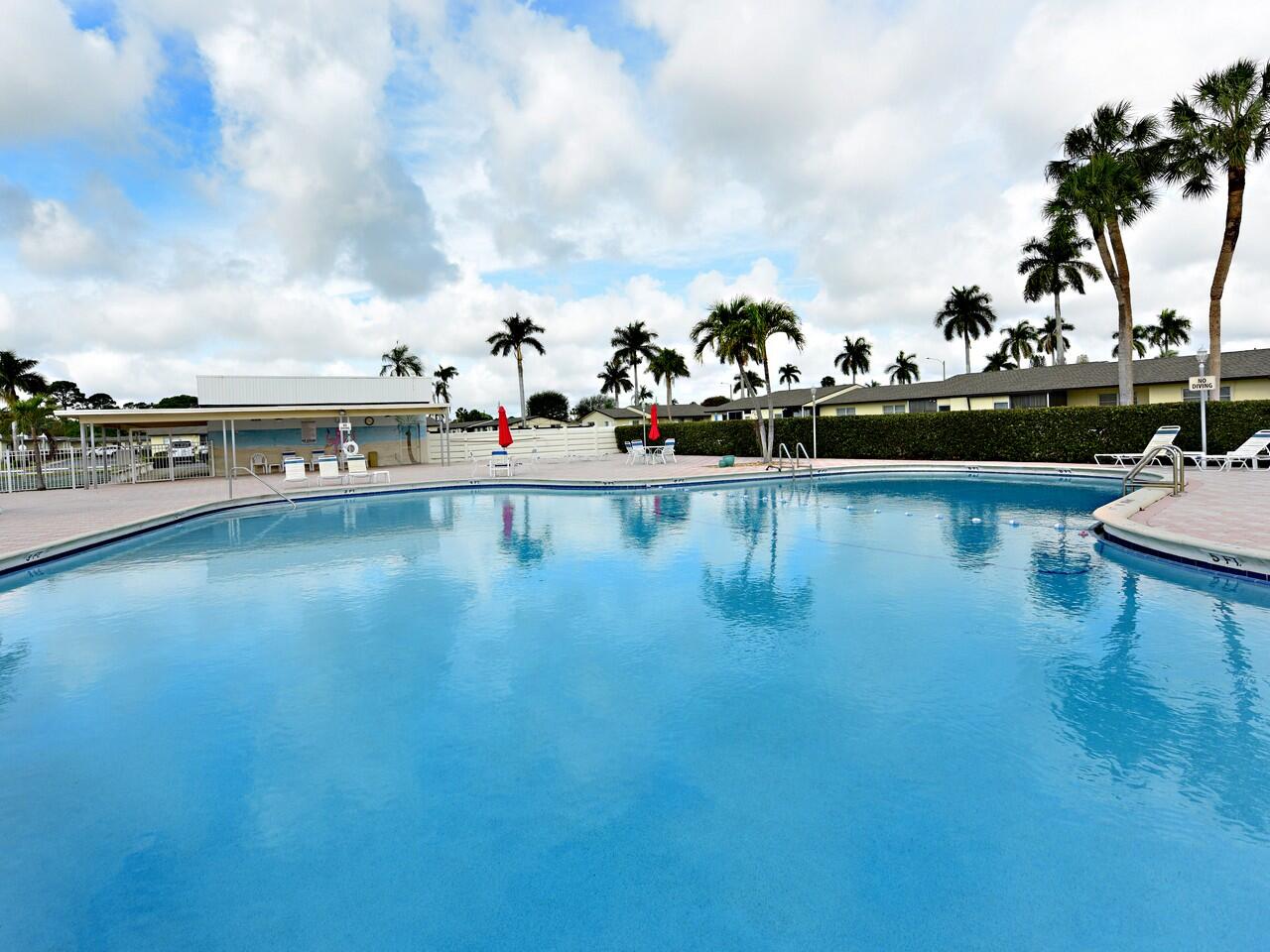 CRESTHAVEN VILLAS 3 CONDO - Residential