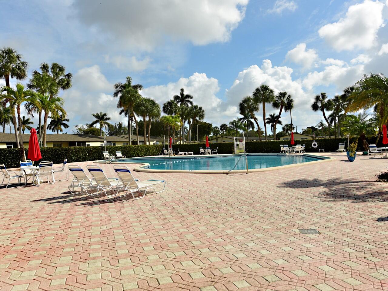 CRESTHAVEN VILLAS 3 CONDO - Residential