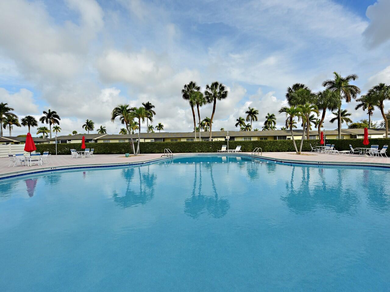 CRESTHAVEN VILLAS 3 CONDO - Residential