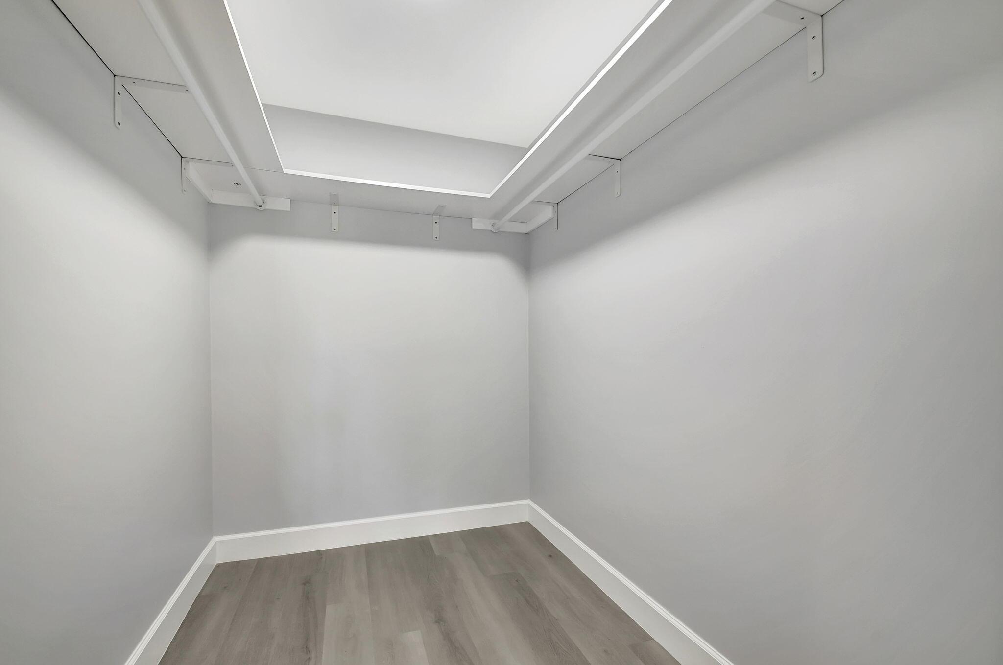 LAKESIDE VILLAGE CONDO 6 - Residential Lease