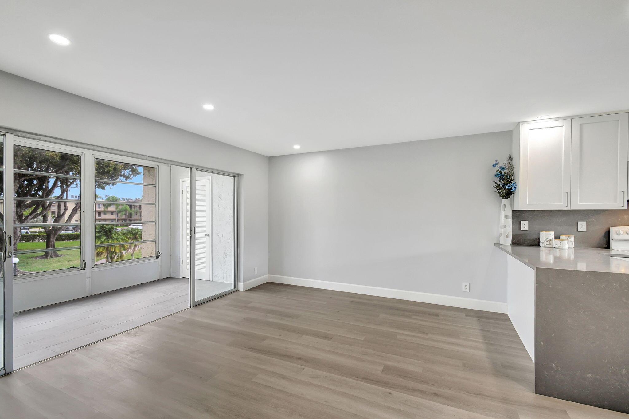 LAKESIDE VILLAGE CONDO 6 - Residential Lease