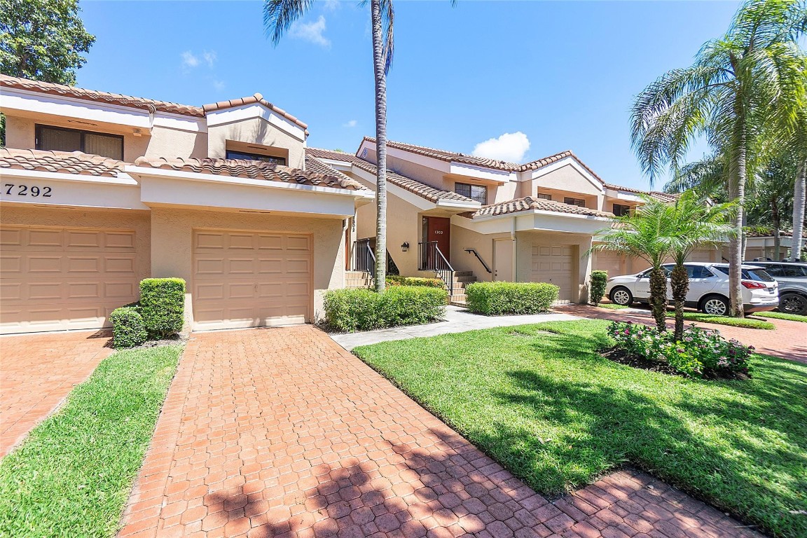 FAIRWAYS - Residential