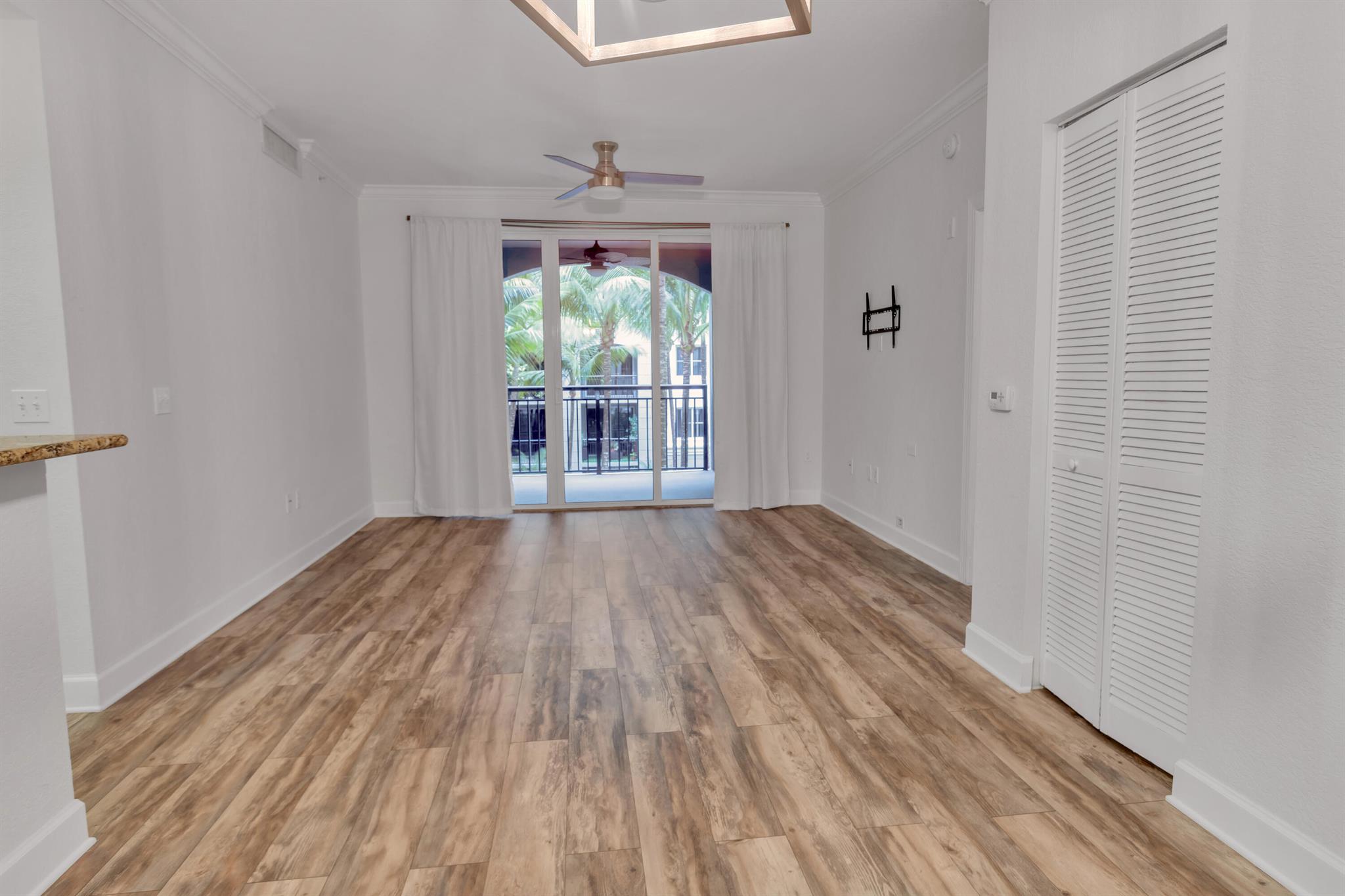 VIZCAYA LAKES CONDO - Residential Lease