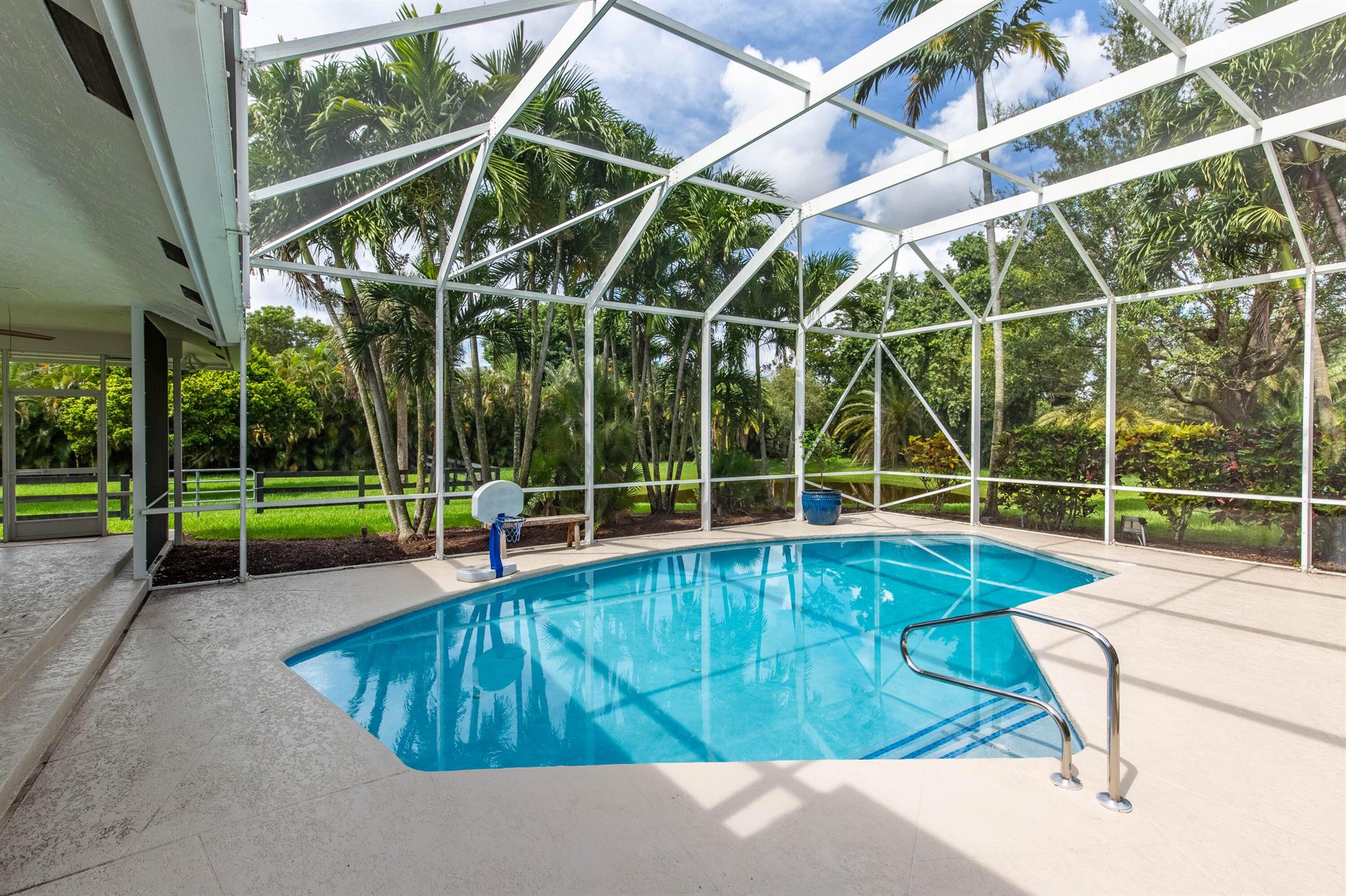 PADDOCK PARK 2 OF WELLING - Residential