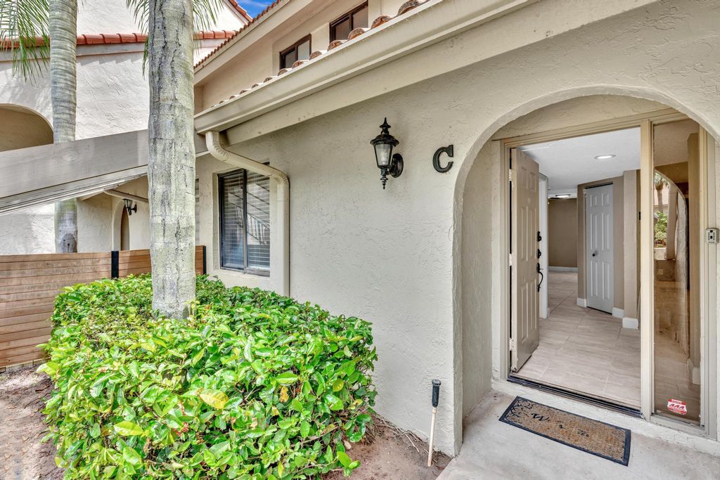 Photo of 5610 Coach House Circle #C, Boca Raton, FL 33486 (MLS # R11100184)