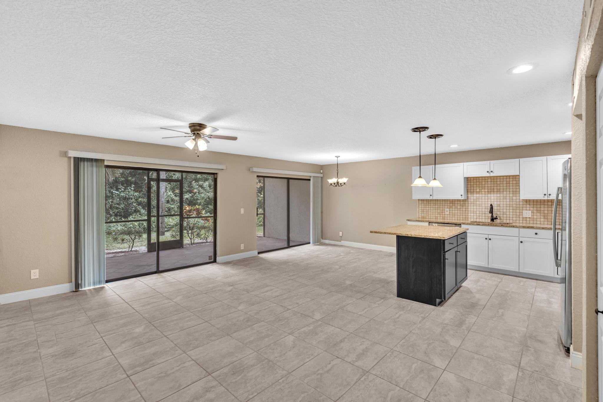 5610 Coach House Circle C, Boca Raton, FL, 33486/$329,900 4 5610 Coach House Circle C