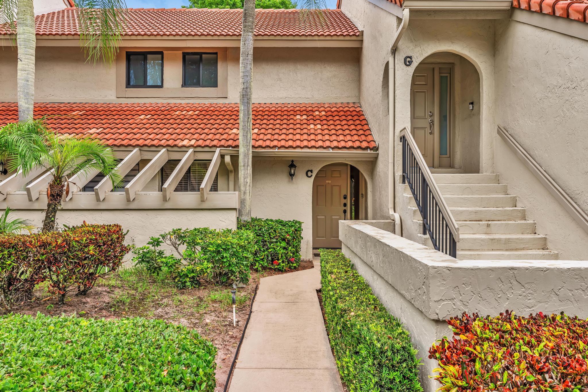 5610 Coach House Circle C, Boca Raton, FL, 33486/$329,900 1 5610 Coach House Circle C