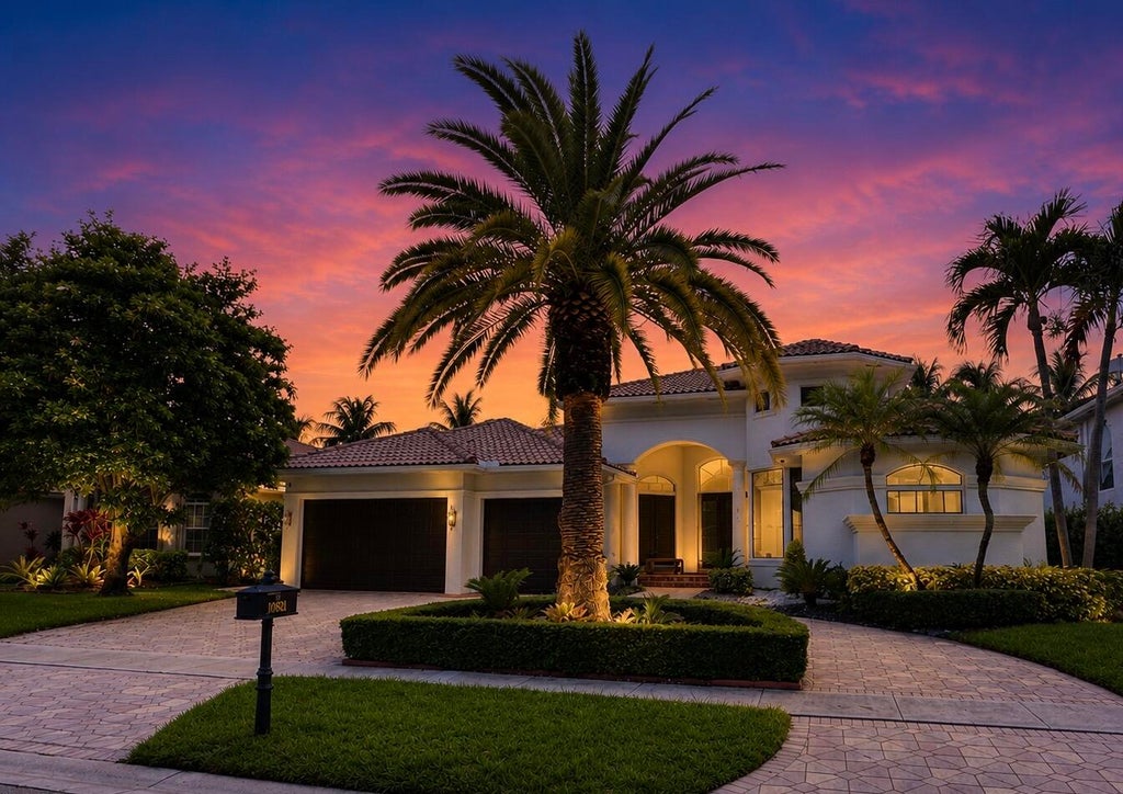 Photo of 10821 Blue Palm Street, Plantation, FL 33324 (MLS # B26072109)