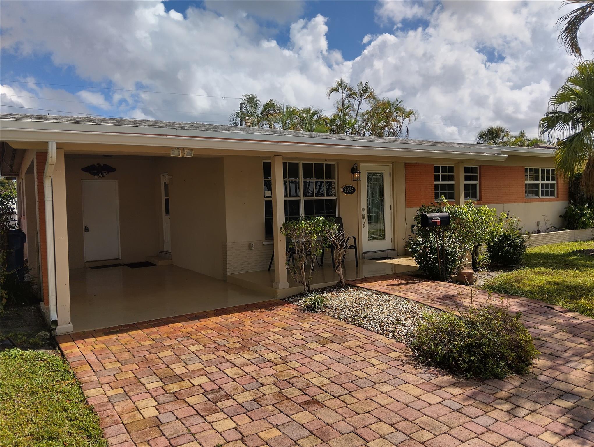 2924 NW 9th Ter