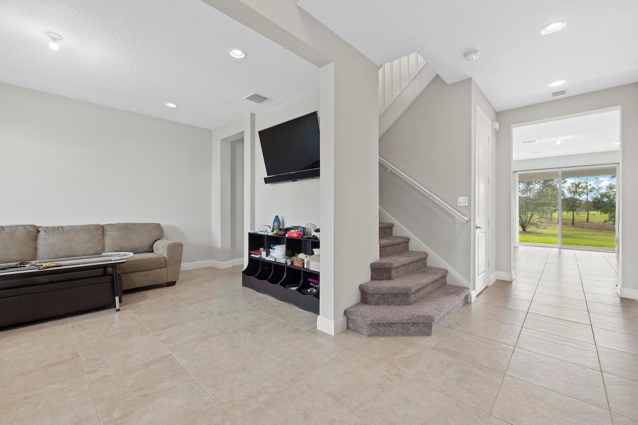 915 Sweetgrass Street