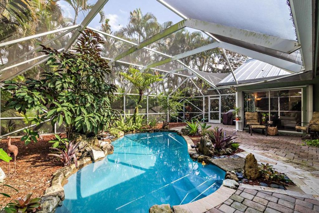 Photo of 18258 Lake Bend Drive, Jupiter, FL 33458 (MLS # R10693565)